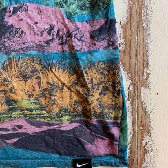 The Nike Tee Dri Fit Landscape Shirt - Picture 2 of 6